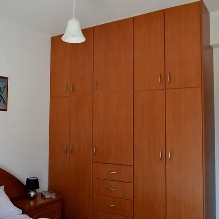 Spacious 1 Bedroom 2 Km To Pessada * Dhorizáta