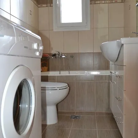 Spacious 1 Bedroom 2 Km To Pessada Dhorizáta