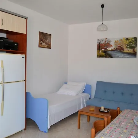 Spacious 1 Bedroom 2 Km To Pessada 公寓 *