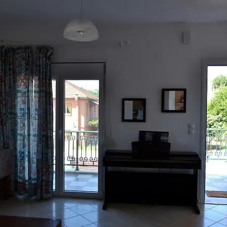Apartment Spacious 1 Bedroom 2 Km To Pessada *
