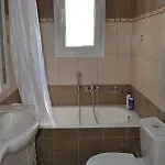 Spacious 1 Bedroom 2 Km To Pessada Lägenhet *