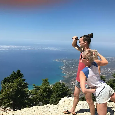 Spacious 1 Bedroom 2 Km To Pessada Διαμέρισμα *