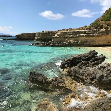 Spacious 1 Bedroom 2 Km To Pessada *