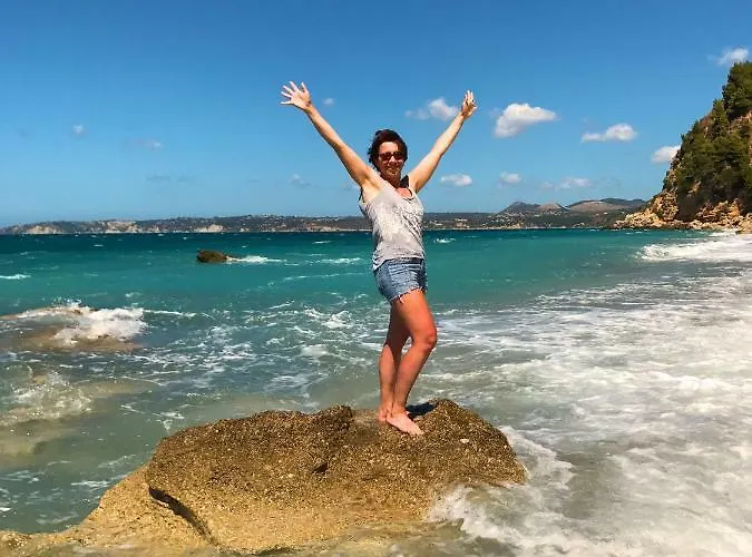 Spacious 1 Bedroom 2 Km To Pessada Dhorizáta