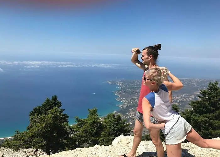 Spacious 1 Bedroom 2 Km To Pessada Διαμέρισμα *